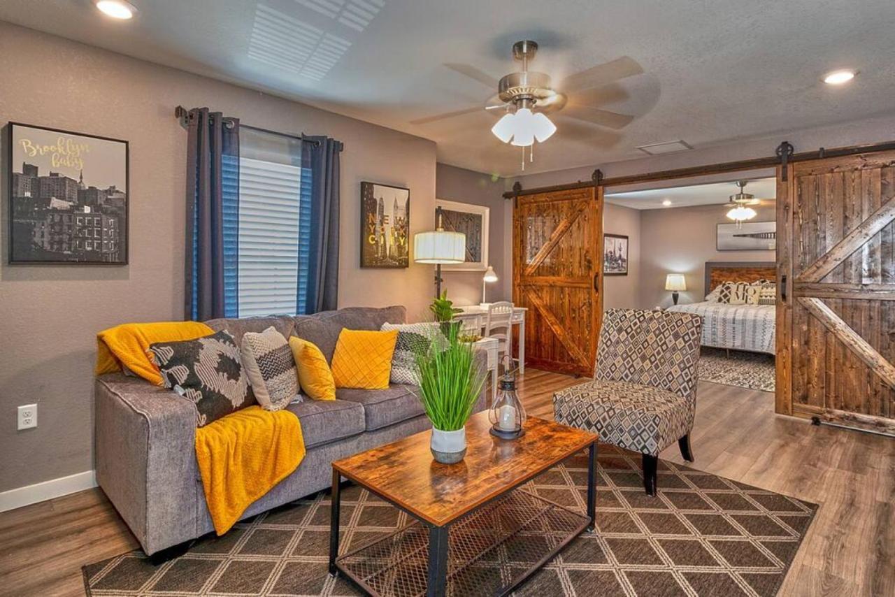 Cozy Haven Attached To Million Home - South タンパ エクステリア 写真